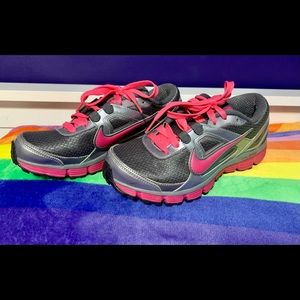 Women's Nike Fusion ST. Magenta and Gray color. Size 8.5.